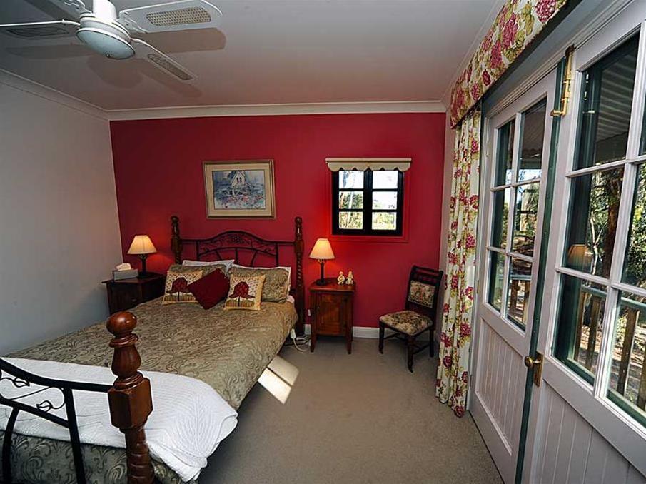 St Helen'S Cottages Клер Екстер'єр фото